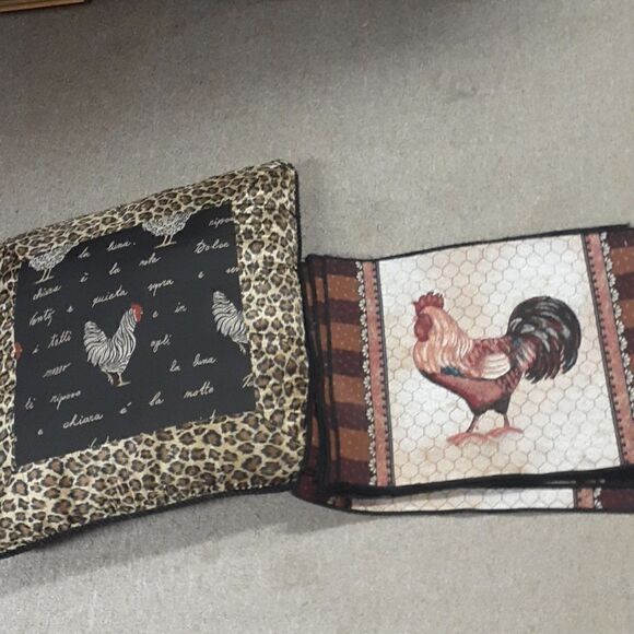 9 pc. set of 8 rooster placemats,& luxurious black leopard trim rooster pillow. - Picture 1 of 9
